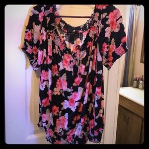 INC short sleeves blouse with bow closure